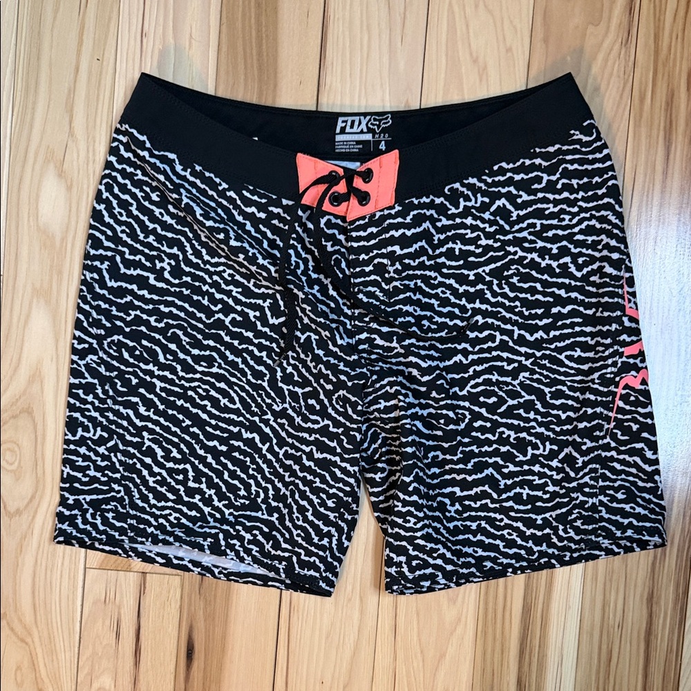 Fox Women's Black and White Wave Pattern Board Shorts